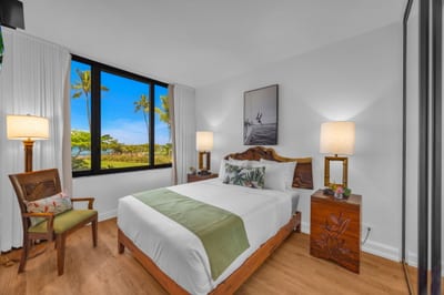 Rest easy in the beautifully appointed guest bedroom, designed with comfort in mind KS-104