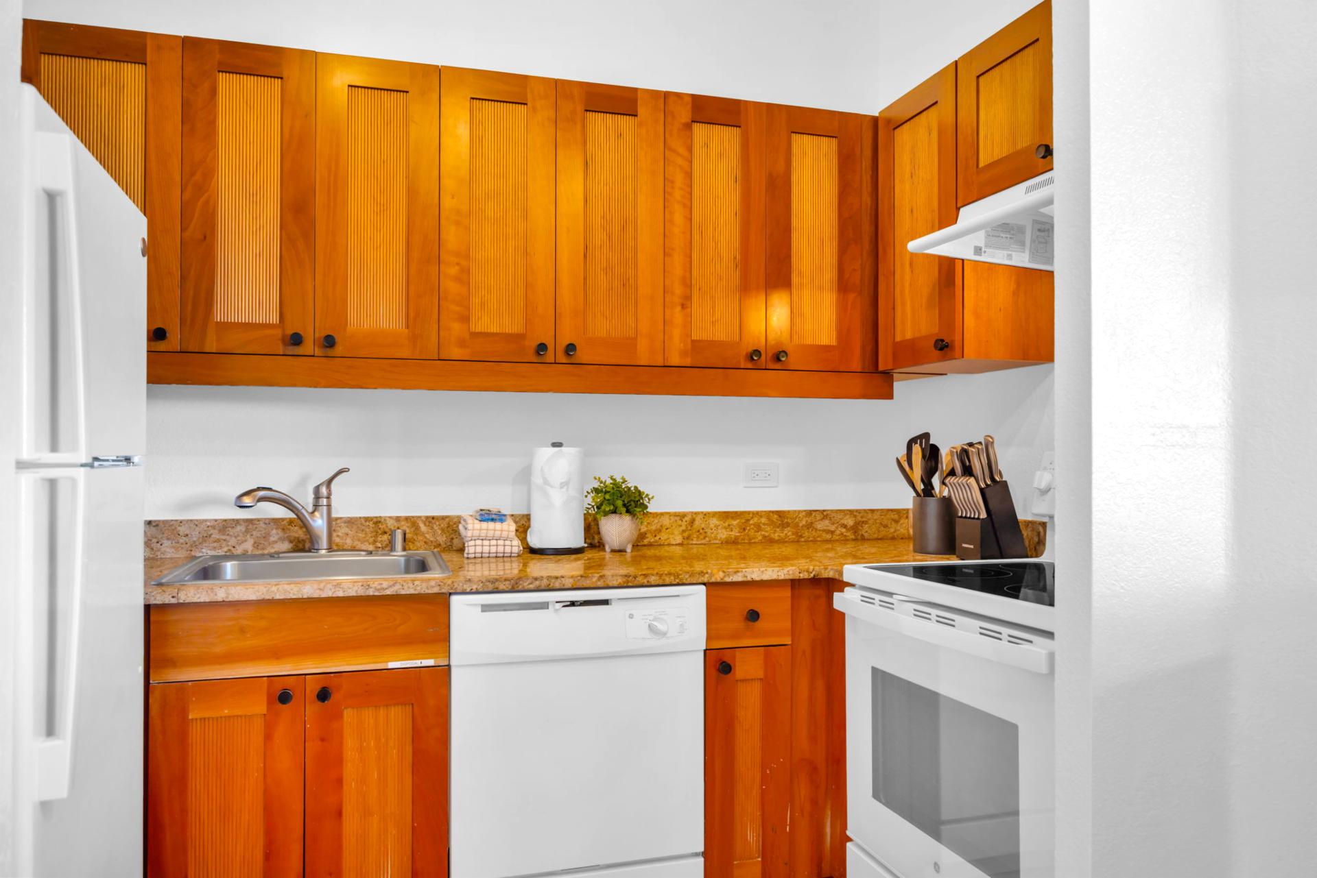 The fully equipped kitchen is the perfect place to prep island inspired meals