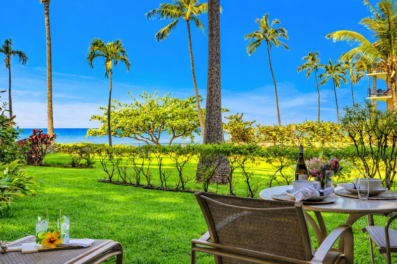 Enjoy the mesmerizing blues of the Pacific while lounging on the lanai KS-104