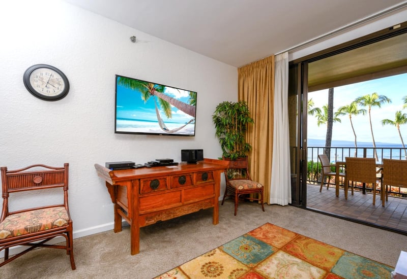 Watch palm trees sway through golden drapes—your island daydream starts just beyond the lanai
KS-258