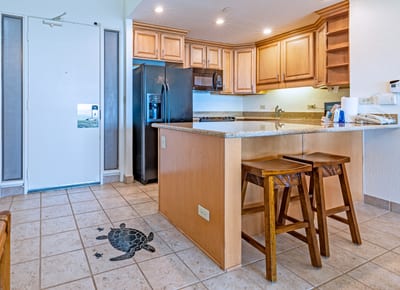 Roomy and ready for your favorite vacation meals.