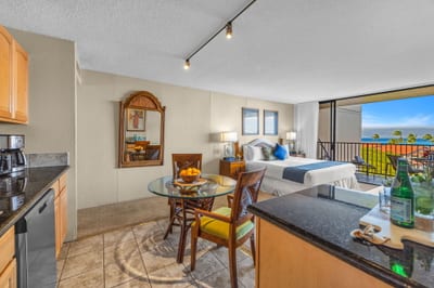 Enjoy meals together with ocean views at every glance KS-736
