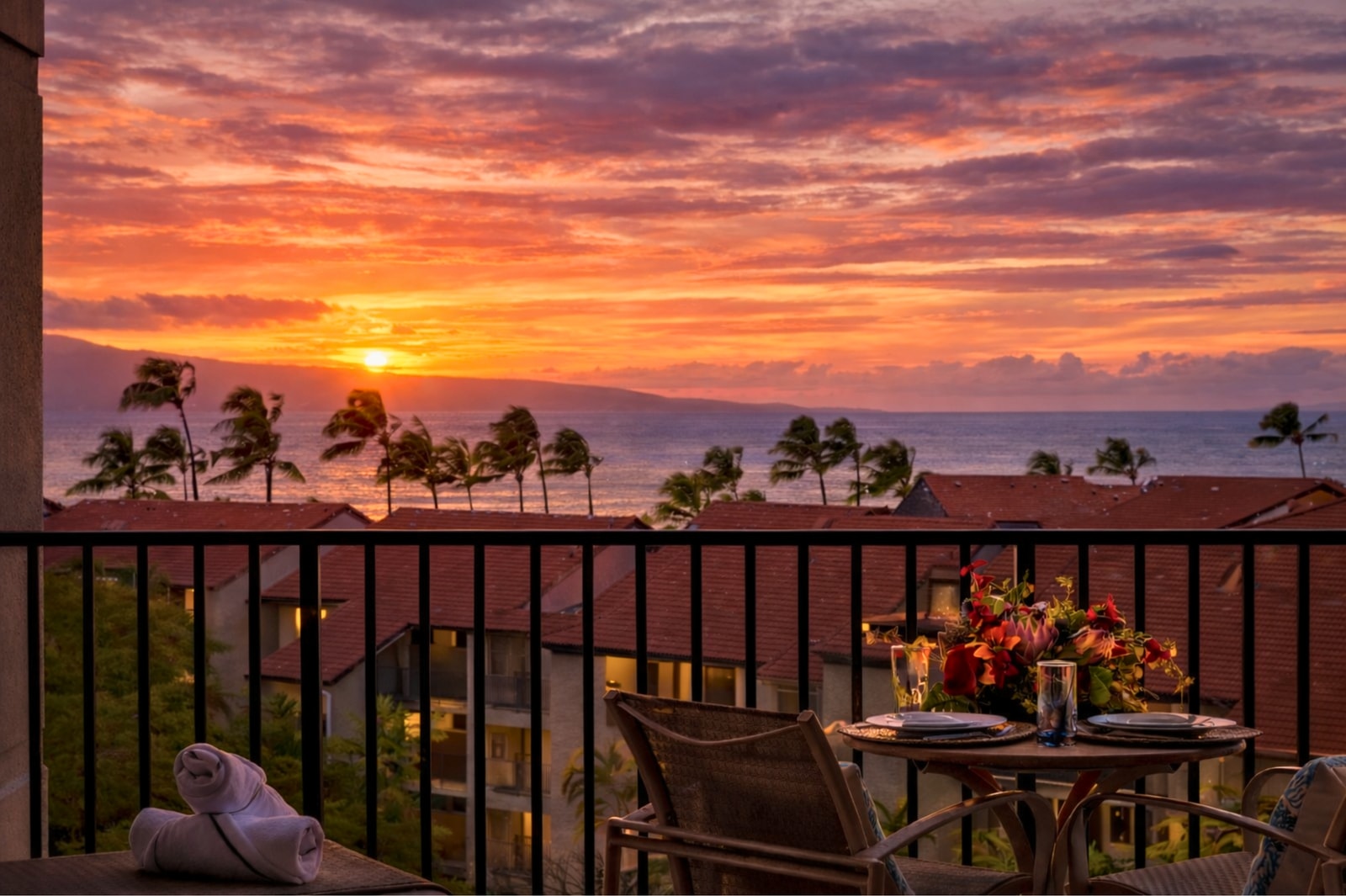 Catch some gorgeous sunsets from your private lanai KS-736