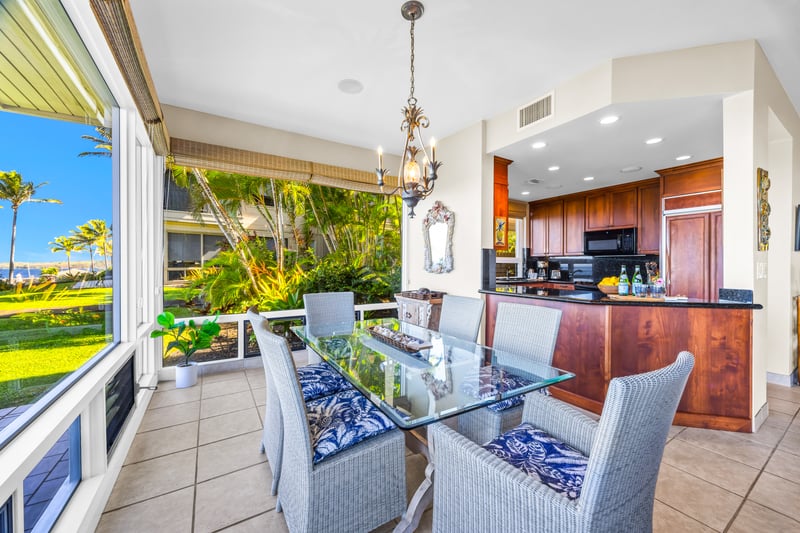 Bright dining space that flows effortlessly outdoors