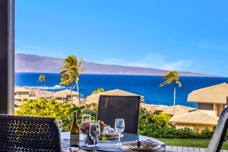 Enjoy meals with sweeping ocean views all around