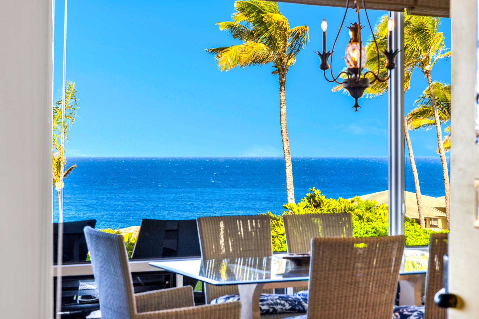 Share meals together with the ocean as your backdrop