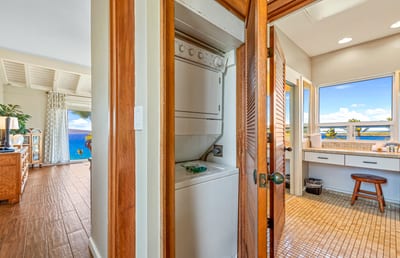 For sandy suits and island adventures, the perfect rinse-and-refresh KBV-15B3