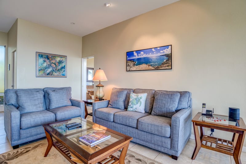 Relax in our bright, breezy living room with panoramic views, comfy seating, and warm island-style decor KBV-16G4