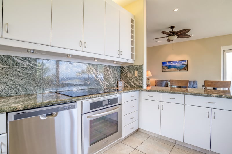 This kitchen makes light work of any meal, from sunrise coffee to sunset tapas with a tropical twist     KBV-16G4