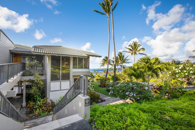 This view comes with a breeze, a brag-worthy backdrop, and a serious case of vacation state of mind   