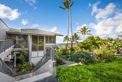 This view comes with a breeze, a brag-worthy backdrop, and a serious case of vacation state of mind