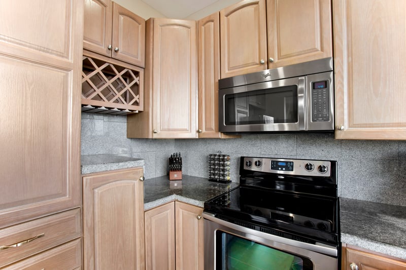 Whip up sunset snacks or island breakfasts in this chef’s-ready kitchen—granite counters, full-size appliances, and major vacay vibes included   
