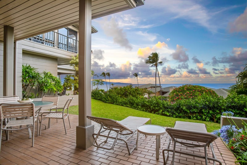 This view’s got it all—ocean shimmer, tropical greens, and ground floor to boot