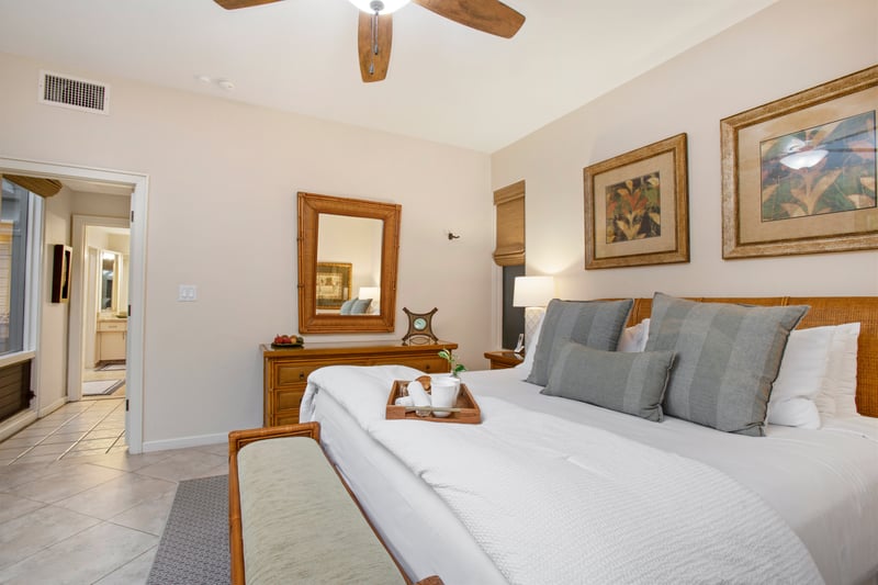 Tan lines later, toast now — this breezy bedroom is the stay-in-bed kind of escape.    