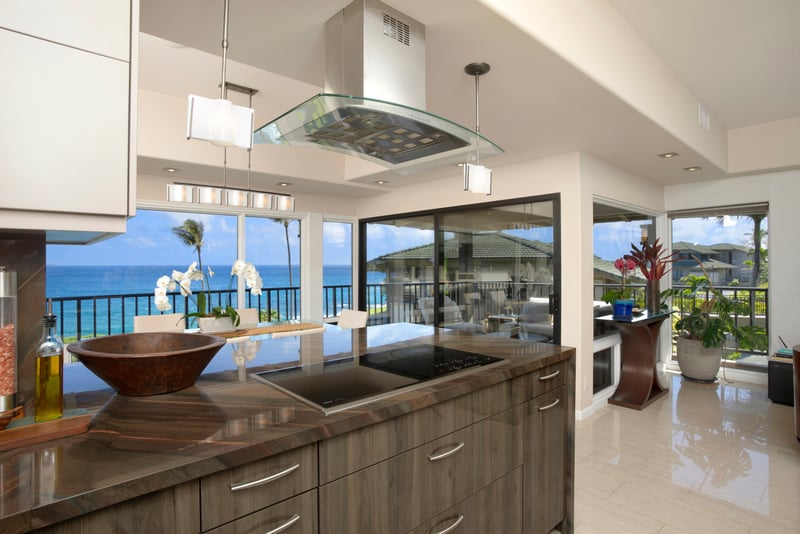 This isn’t just a kitchen—it’s your vacation flavor lab. Stainless steel meets sandy toes and citrusy cravings. Bon appétit!