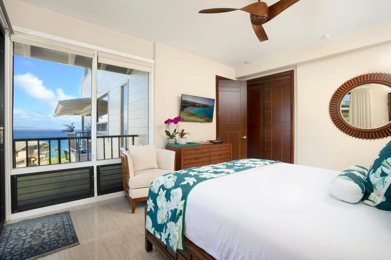 Island charm + luxe linens = your new favorite hideaway
