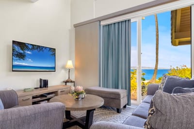A place to gather the family around and enjoy a card game or watch a documentary on the nearby habitat KBV-24G3