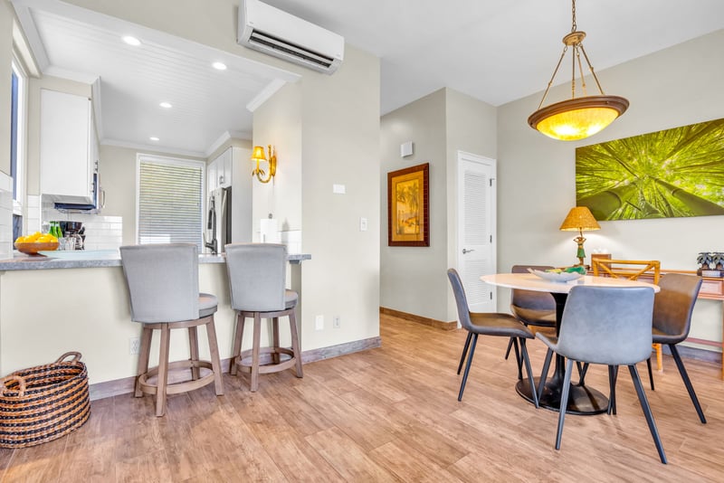 The perfect space for hosting, as well as grabbing a quick bite before surf lessons KBV-24G3