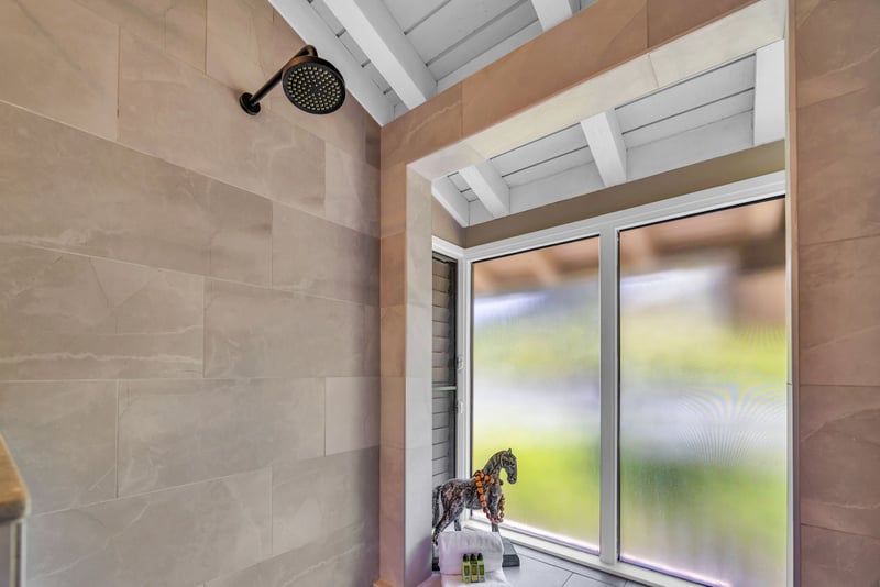 Light and airy restroom to make your morning routine a breeze. KBV-24G3