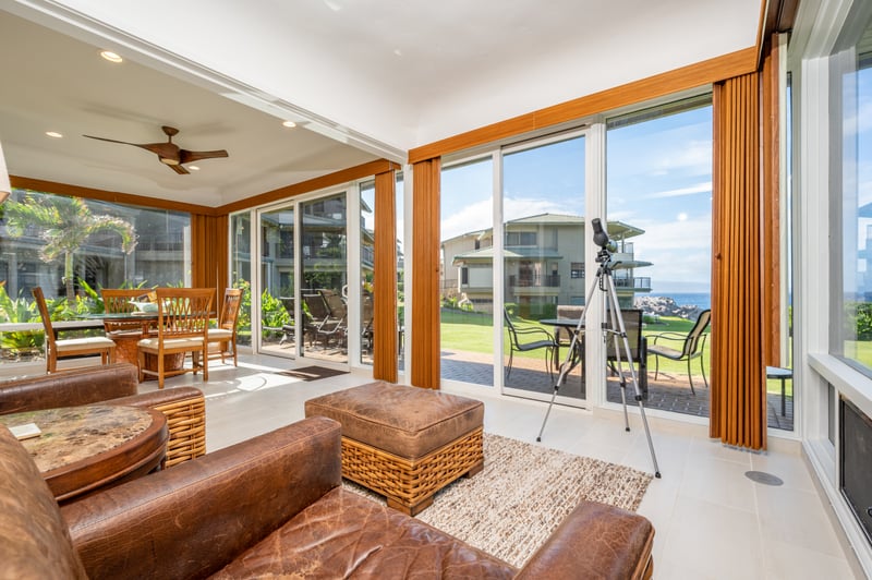 Let the calming island atmosphere pour in through panoramic glass in this breezy and stylish gathering space     KBV-28G2