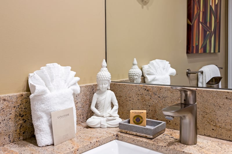 Enjoy the simple beauty of a modern bath retreat with thoughtful touches KBV-30G2