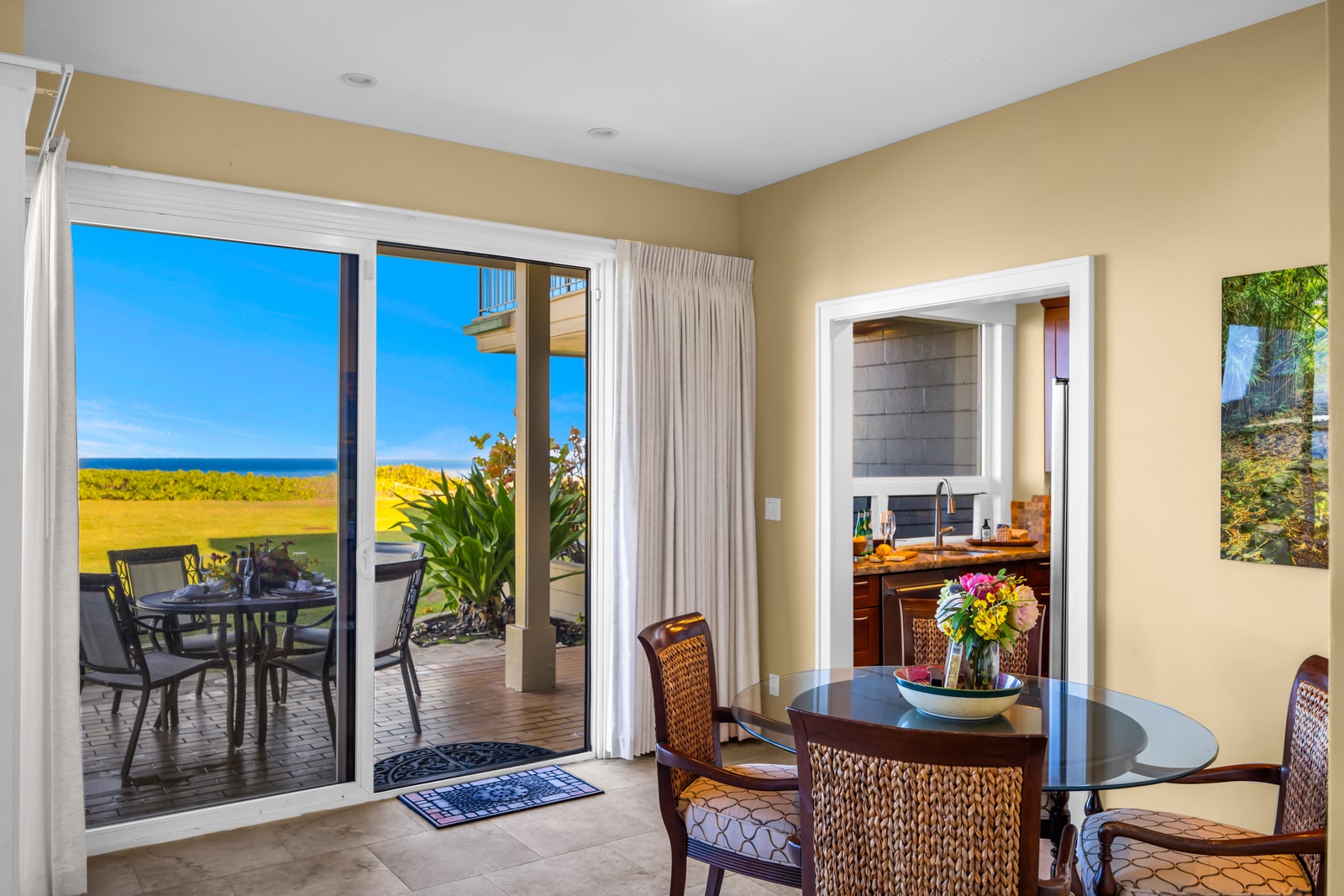 Enjoy meals with an ocean backdrop just beyond the dining area.