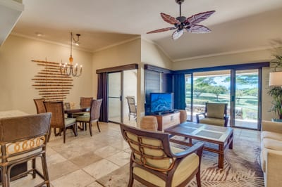 Conversations flow easily here—between sips of coffee and shared meals, this space invites connection and calm KGV-14P3