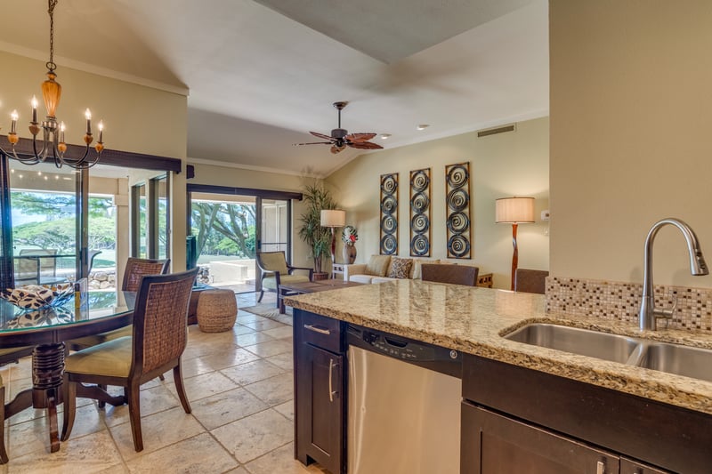 Share stories while cooking side by side, laughter mixing with the clink of dishes and the scent of tropical ingredients     KGV-14P3