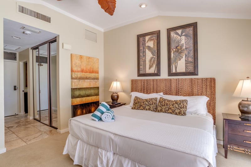  Unwind in a space that speaks peace and palm-lined luxury, where every detail—from the fan to the florals—invites relaxation    KGV-14P3