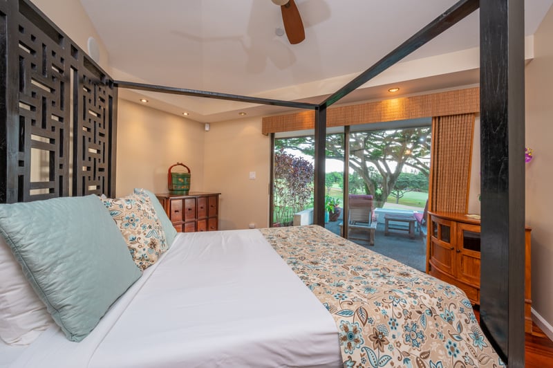 Four-poster elegance meets garden views—rest easy and rise refreshed KGV-14P6
