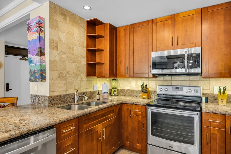Shiny appliances and generous prep space make vacation cooking simple and social KGV-14T6