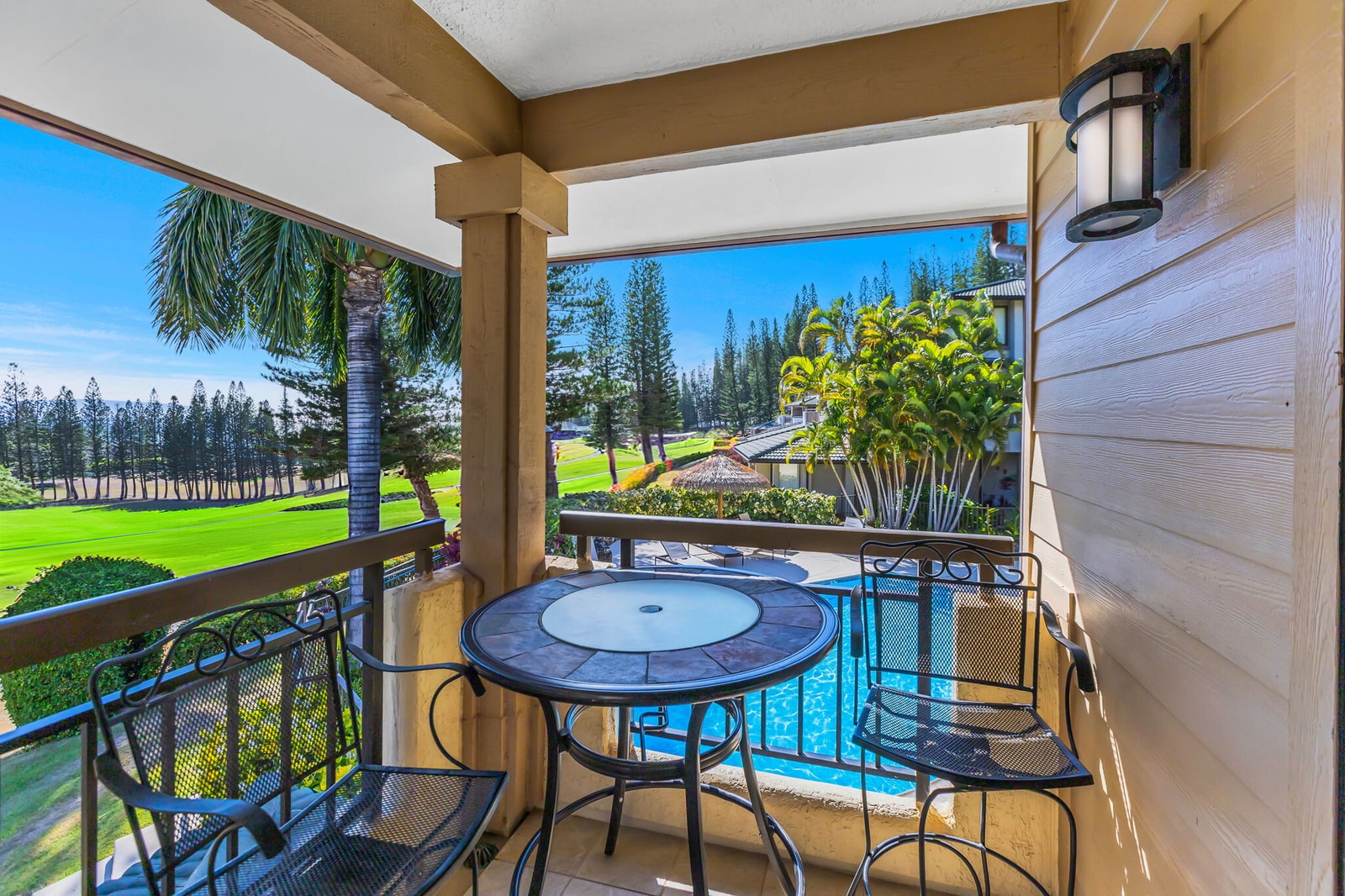 Pull up a chair on the lanai for board games, mai tais, and laugh-filled evenings under the palms