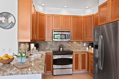 Here, dinner prep becomes a shared ritual—spices dancing in the air, music playing softly, and vacation vibes in every corner KGV-14V3