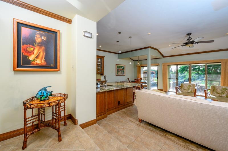 A splash of art, a sea breeze at the door, and a layout built for laid-back island living KGV-16P3