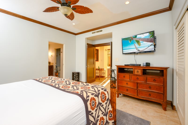 Tucked in tranquility with the living room in sight—this bedroom is both retreat and connection KGV-16P3
