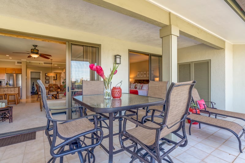 Gather in this warm and welcoming space, where comfort, views, and good vibes come standard KGV-16T4
