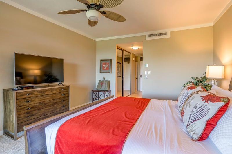 Tropical charm meets comfort goals — your dream bedroom just checked into vacation mode 