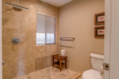 Perfect for long showers, slow mornings, and getting ready in laid-back luxury KGV-16T4
