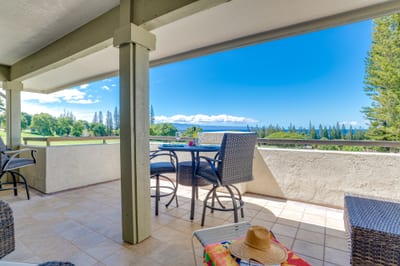 Stretch out, pour a drink, and let your day unwind naturally—this is a lanai designed for rhythm, rest, and reflection KGV-17T5