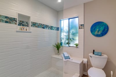 Everything here whispers relaxation—from the tranquil sea turtle art to the coastal hues that mirror the view outside KGV-17T5