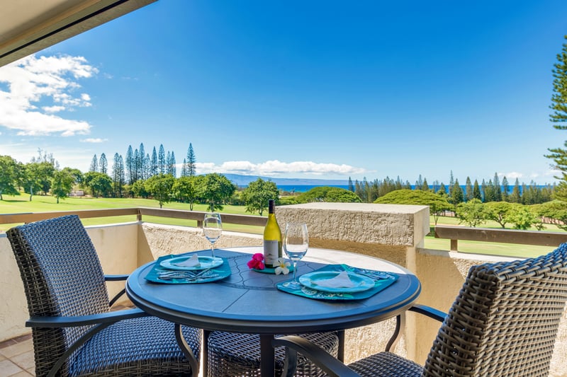 Savor alfresco meals paired with fine wine, as golden light dances on the lanai and the view stretches beyond the pines KGV-17T5