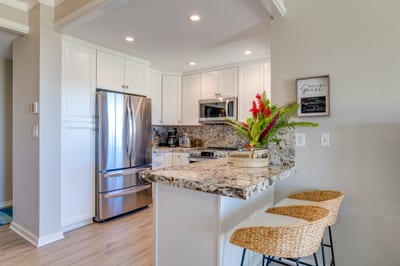 From early-morning smoothies to sunset dinners, this kitchen is your base for island flavors and unforgettable shared moments KGV-17T5