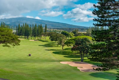 Perched above the 10th hole, your stay captures the rhythm of the land and the hush of Hawai‘i’s golden afternoons KGV-17T5