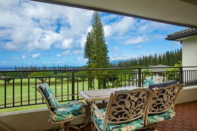 Vintage charm meets modern paradise—this lanai wraps you in comfort, calm, and views you’ll never forget