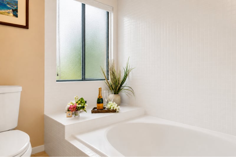 Equipped with a deep soaking tub and shower bench for ease and relaxation. KGV-18T4