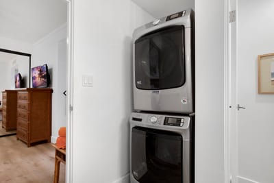 Clean and convenient, this washer/dryer combo keeps your getaway light and fresh KGV-19P2