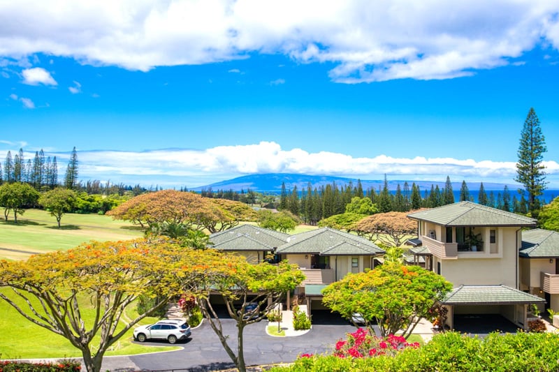 If peace had a postcard, this would be it, blue horizons, green canopies, and major vacay vibes    KGV-19P2