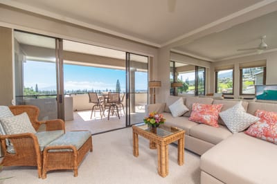 Soak up sunshine through wide glass doors in this airy space designed for laid-back island days KGV-19T1