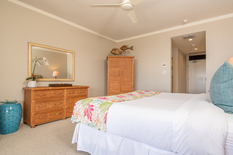 Subtle elegance meets beachside bliss. This suite makes every guest feel like royalty in flip-flops KGV-19T1