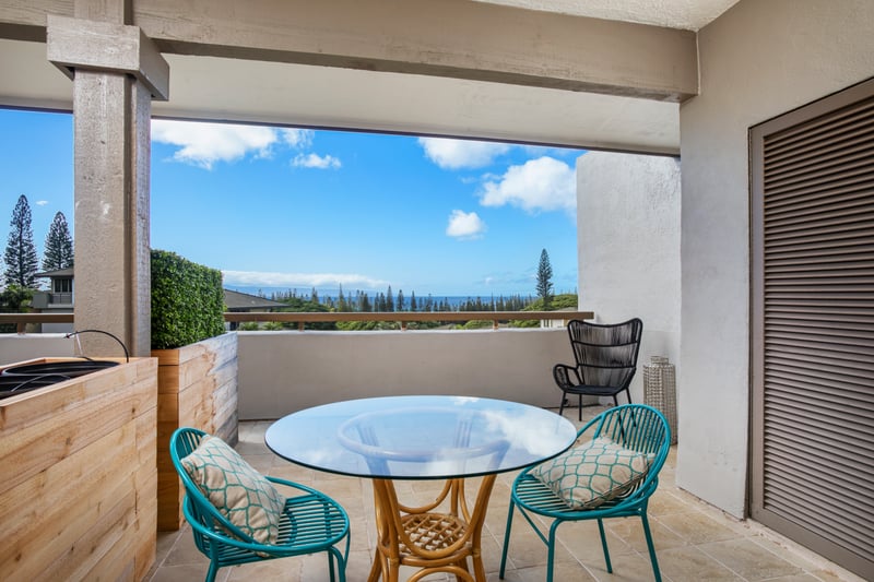 Just steps from your bed, this private lanai invites you to sip coffee to mountain views and fall asleep to island breezes    KGV-20T2